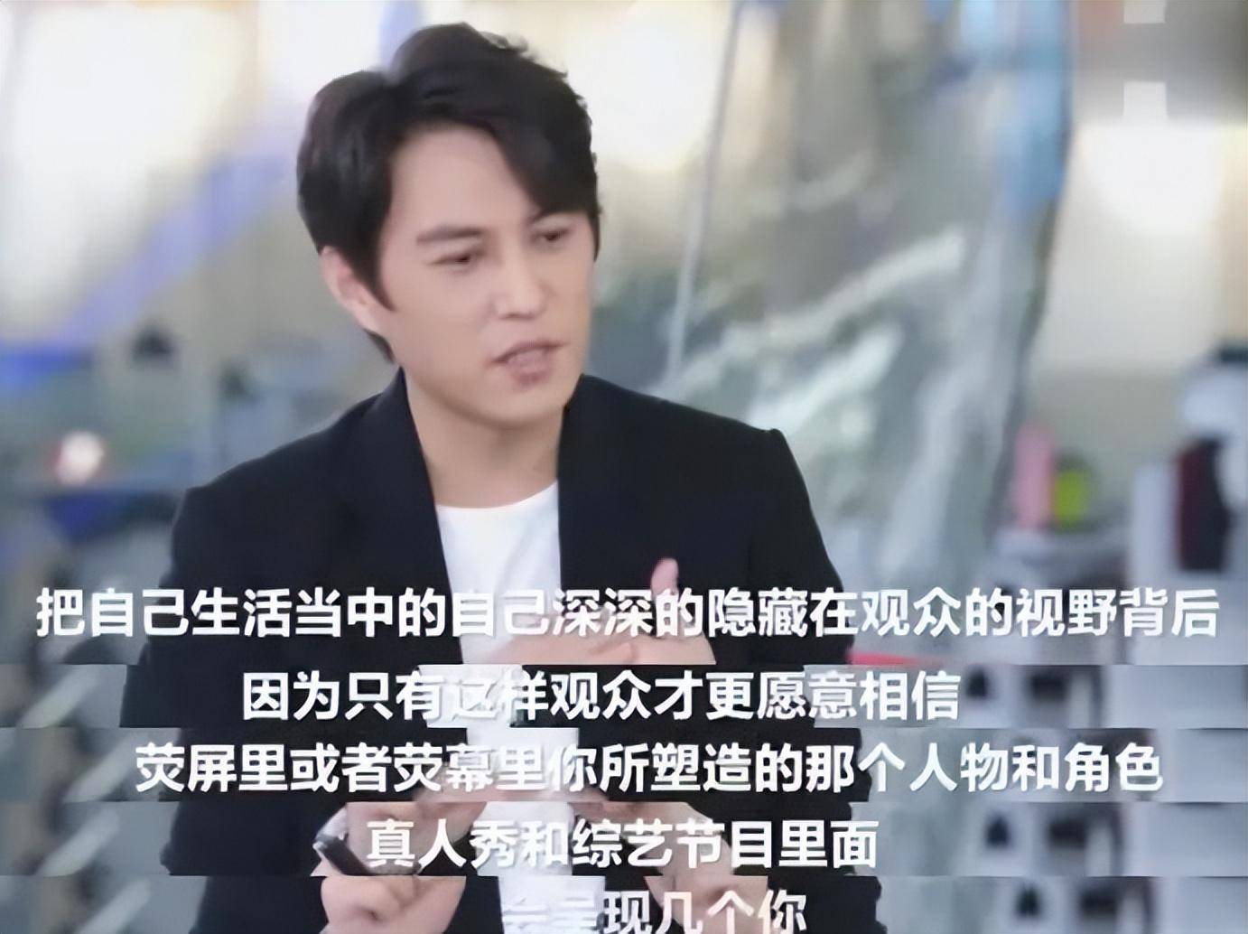 不拍戏就"消失",47岁的靳东,已经走上了男演员的另一条大道