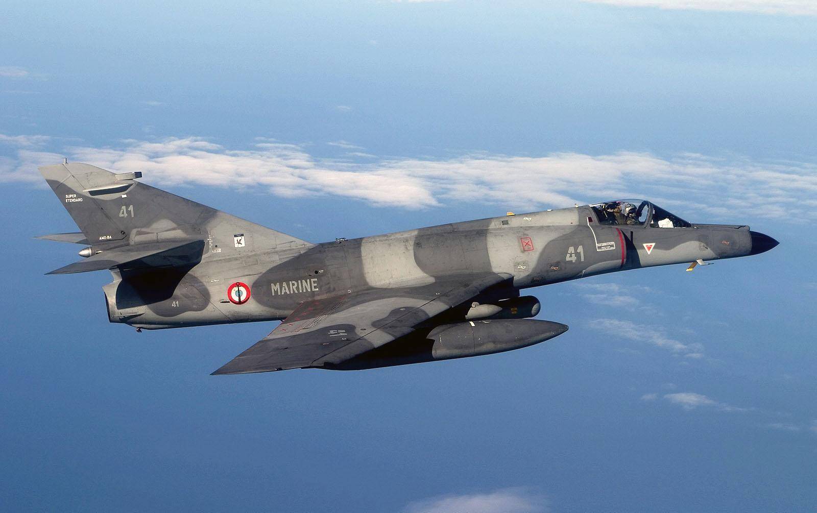 单架成本不到300万,曾击沉过英国战舰_空军_超军旗_法国