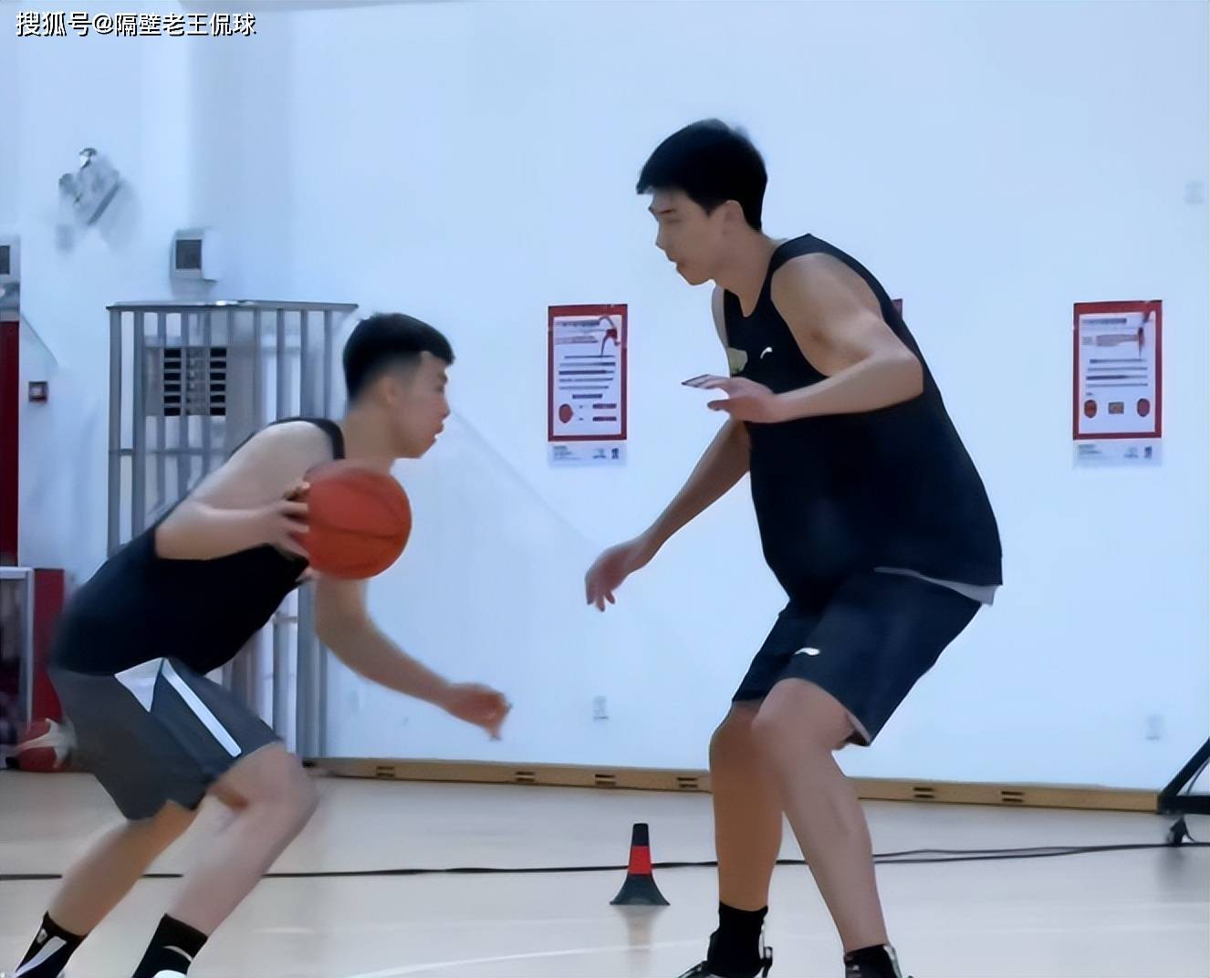 广东最新消息!徐昕训练营实力抢镜,最强00后奋发苦练,杜锋合理