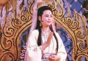 第二位,孔雀大明王天地之初,龙凤呈祥,后凤凰产下一子,便是孔雀,名为