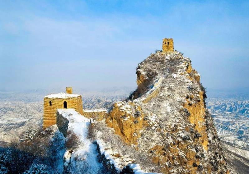 长城2000年屹立不倒,秦始皇到底用了什么黑科技?说出来你别不信