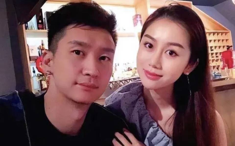 前男篮国手妻子陈露,身高1米8颜值堪比女明星,介绍人是朱芳雨