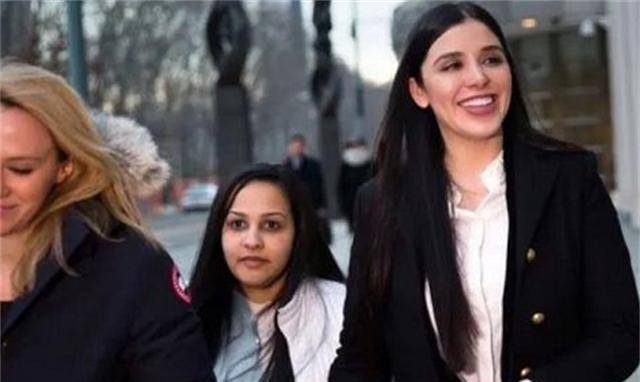 世界头号毒枭夫人:高调出席各大场所,"挖"千米隧道帮丈夫越狱