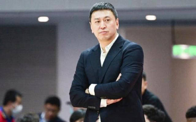 浙江队主教练王世龙拒绝离队,八冠老将周鹏加盟新疆,唐才育被深圳裁掉