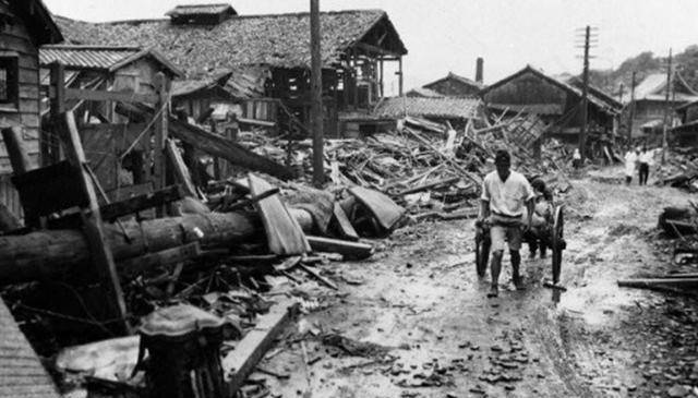 1945年,广岛,长崎被原子弹轰炸,伤亡有多惨烈?幸存者生不如死