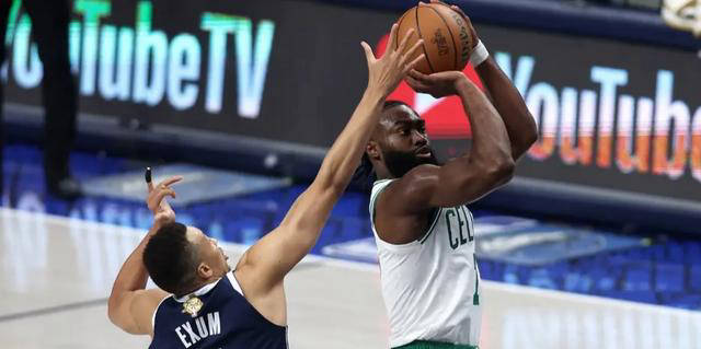 凯尔特人队以3-0完胜独行侠!湖人队面临重大挑战