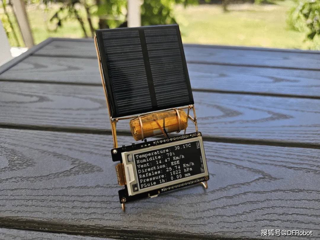 3_2.13),一个从旧电子烟中取出的电池,以及一个5v