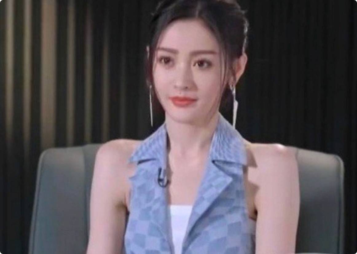 刘亦菲的瘪臀,粗腰,粗腿,是对内娱畸形审美的反击_黄亦玫_身材_泳装