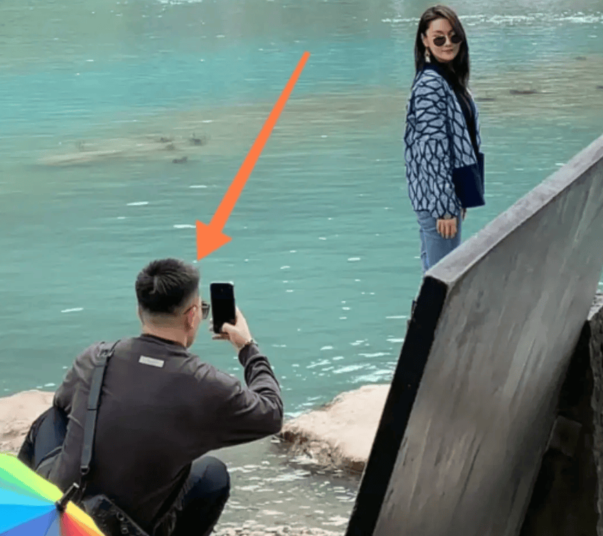 张馨予晒旅行vlog,何捷出镜帅气亮相,男方提饭盒兼顾拍照好宠她