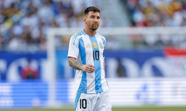 梅西:热爱足球,超越纪录,对未来心怀自然