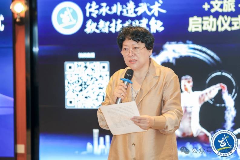 随后,武ai平台发起人——张利,为大家分享了搭建武ai平台的初心,阐述