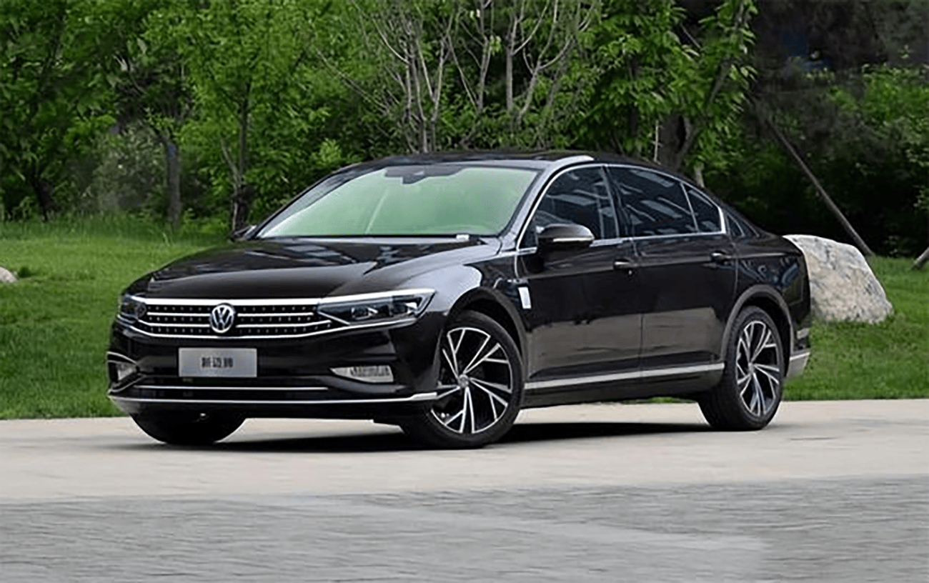 新款一汽大众迈腾已陆续到店,面对新老款该如何选择呢