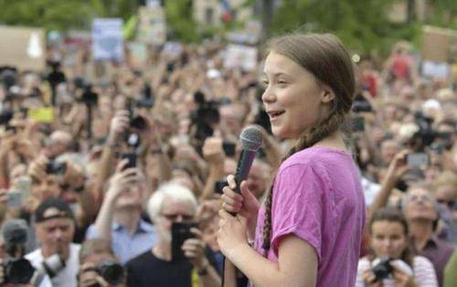 推崇,前美国总统奥巴马,国务卿克林顿,加拿大作家阿特伍德等一些知