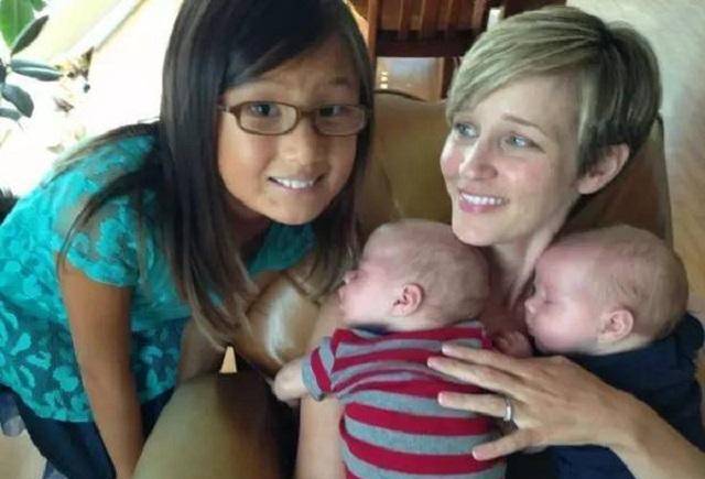 世界首富杰夫贝佐斯,婚后领养中国弃婴,养女可继承千亿资产_女孩_命运