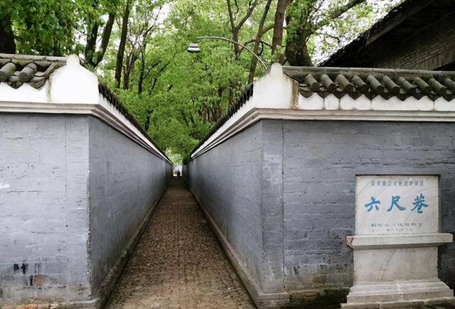 六尺巷是怎么来的?张英有三个好儿子,张廷玉和他弟都是三朝老臣