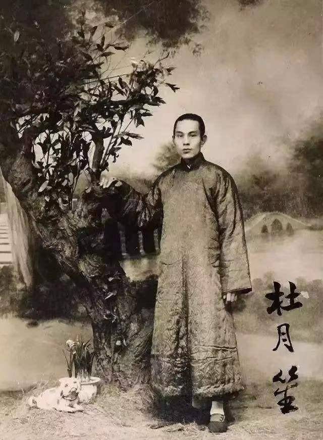 杜月笙死前烧掉欠条后,仍有一个人主动归还了钱财,他是谁