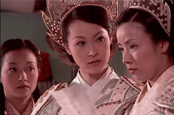 都是大将猛将,在战场上以一当十,立功得以善终;小七杨延嗣的妻子杜