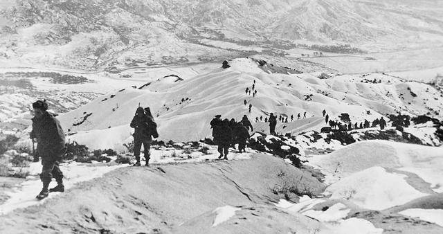 清川江战役,中国穿插迂回战术典型战例,美军十天内连退300公里