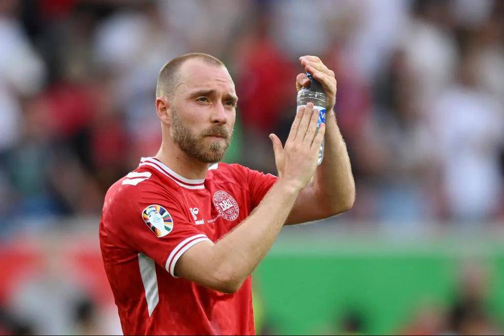 丹麦对阵英格兰,丹麦队的现世界排名是第21位,全队的身价是4.