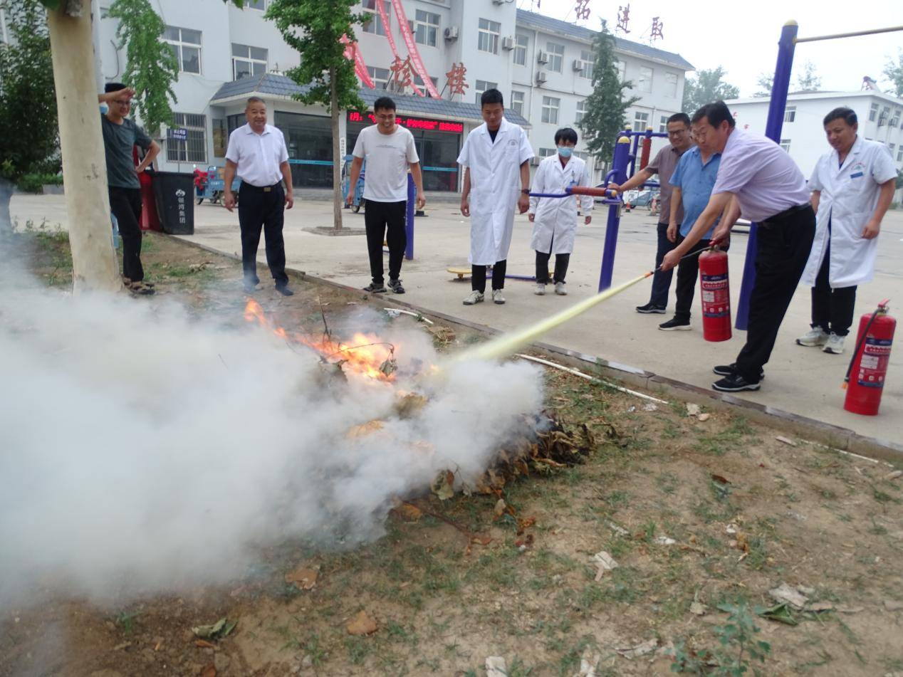 牡丹区胡集镇卫生院开展消防灭火演练:筑牢安全"防火墙"