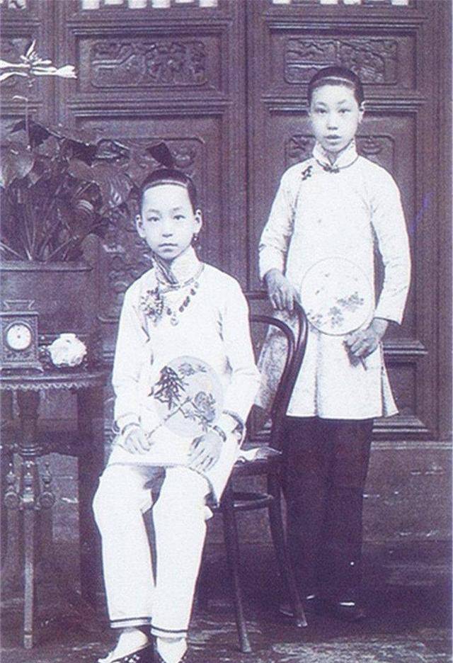 张爱玲珍贵的家庭照,第二张母亲黄逸梵,最后一张旗袍装冷艳