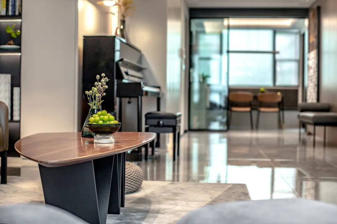 设计师肖丽材质与光影组合的自然气息渲染舒缓生活底调致敬中国设计