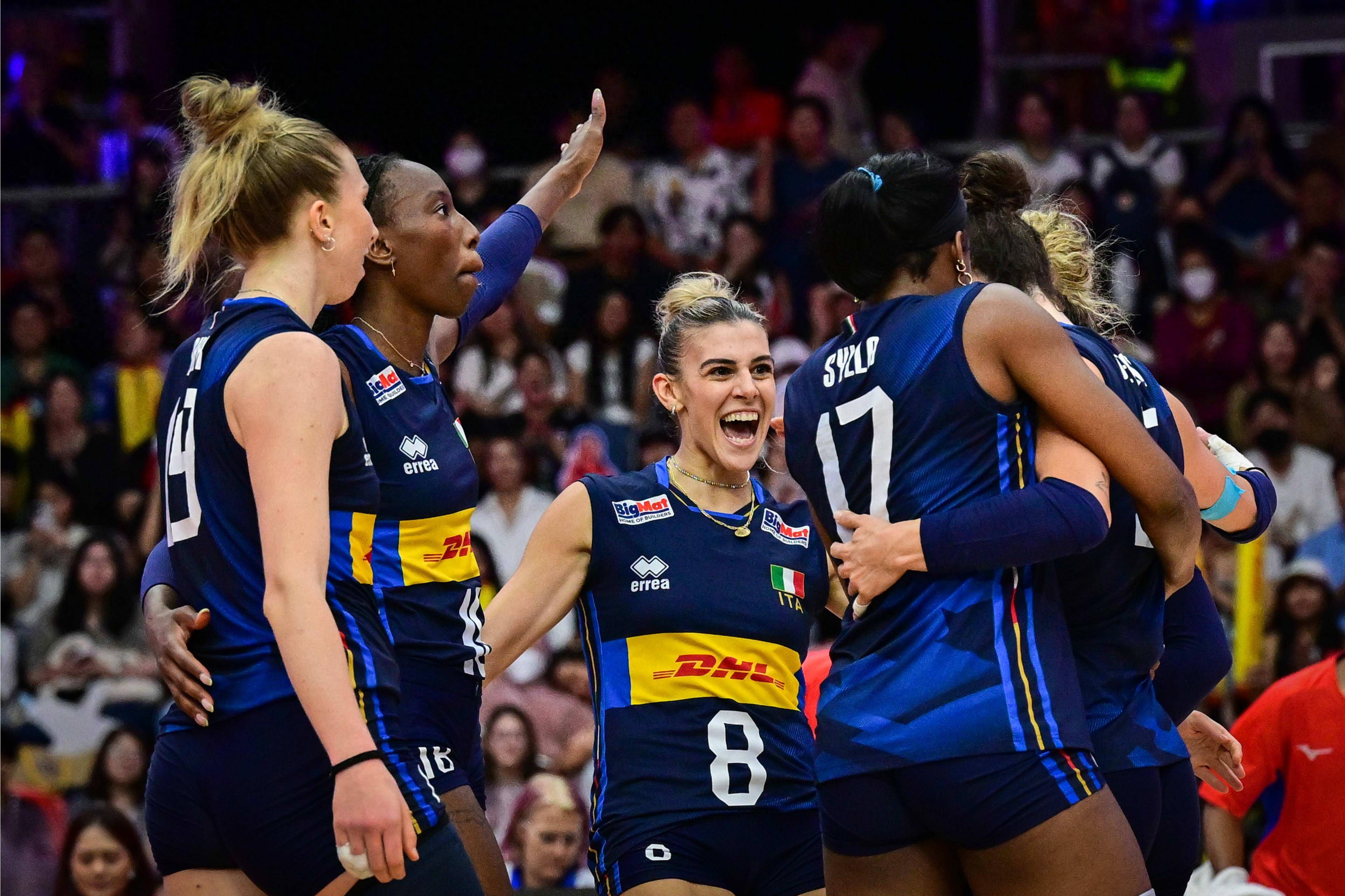 3比0挺进决赛!埃格努22分助飞意大利女排,六成扣球成功率太狠