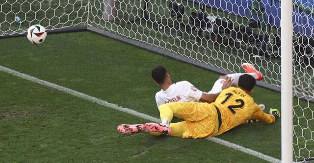 c罗领衔葡萄牙2-0战胜土耳其,欧洲杯罕见乌龙球引发瞩目