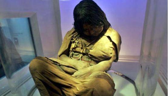 6700米山顶惊现14岁冰冻少女,历经500年后,尸体为何没有腐烂?