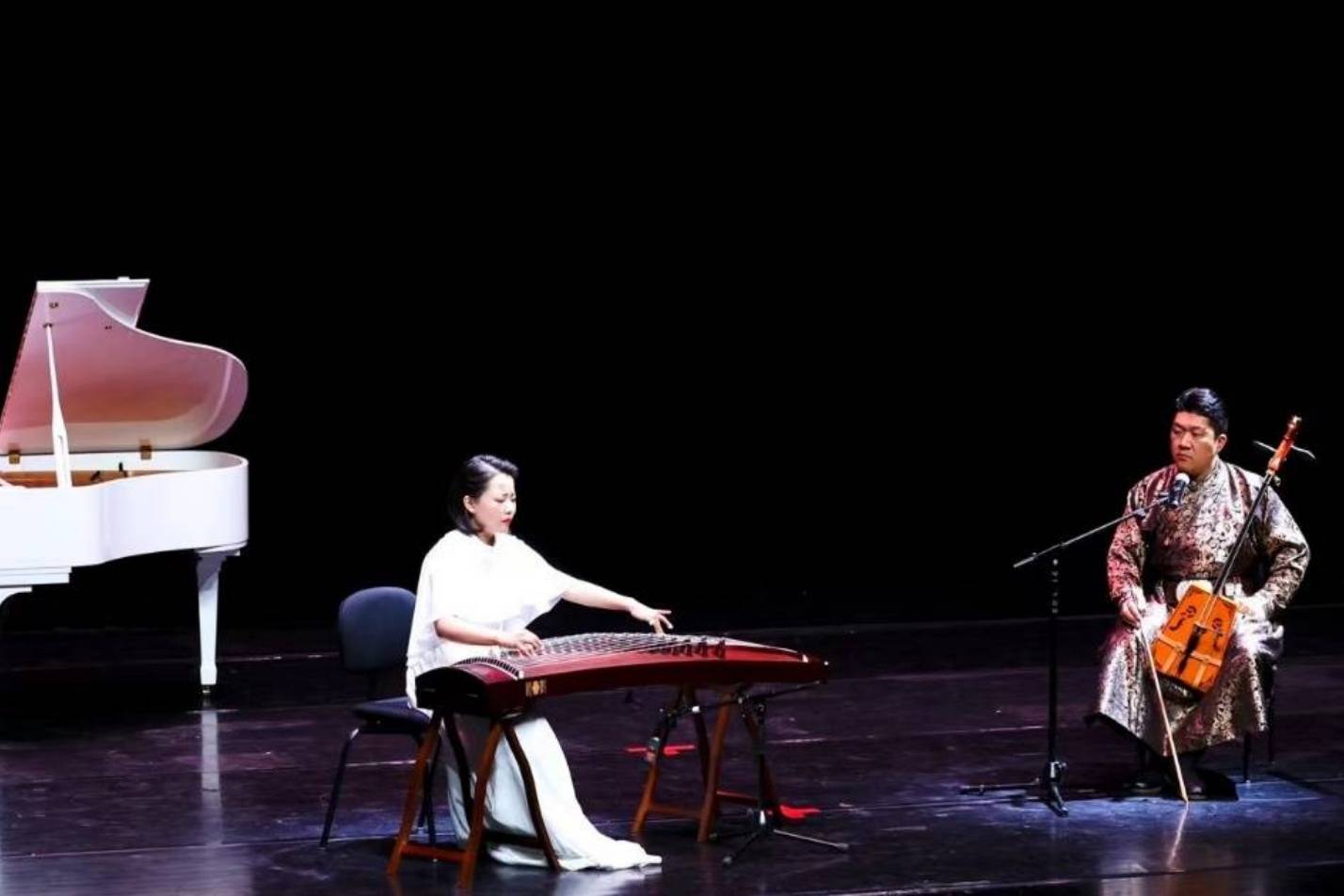 《筝·实——张木子古筝独奏音乐会》上演跨界新编配古筝作品《行者》_文化_教学_艺术
