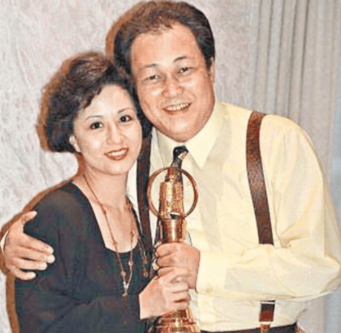 年过70岁无子无孙的12位著名艺人,最大94岁,有人被丈夫抛弃