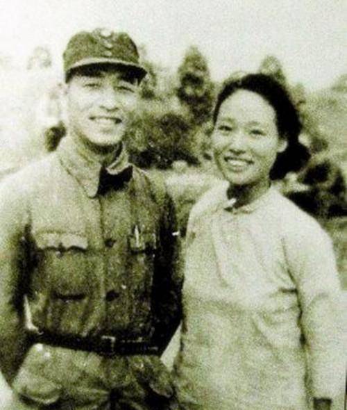 他文武双全,抗战时期牺牲年仅37岁,儿子后来成上将_彭雪枫_将军_部队