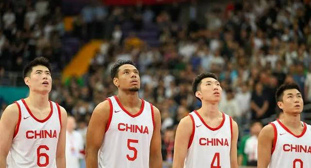 中国篮球国家队遇挫折,三名关键球员表现受批评:能反弹吗?