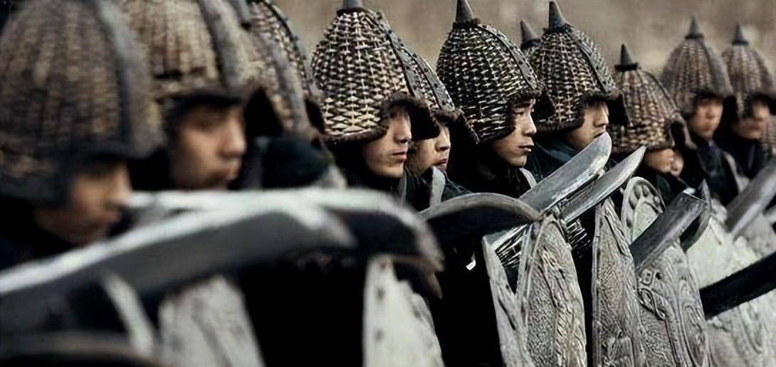 时期名将张郺,是袁绍部队中的精英部队,每个士兵都配备着大戟和重甲