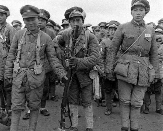 川军有多血性?网友:在四川随便一人,上数三代都有血亲去抗战