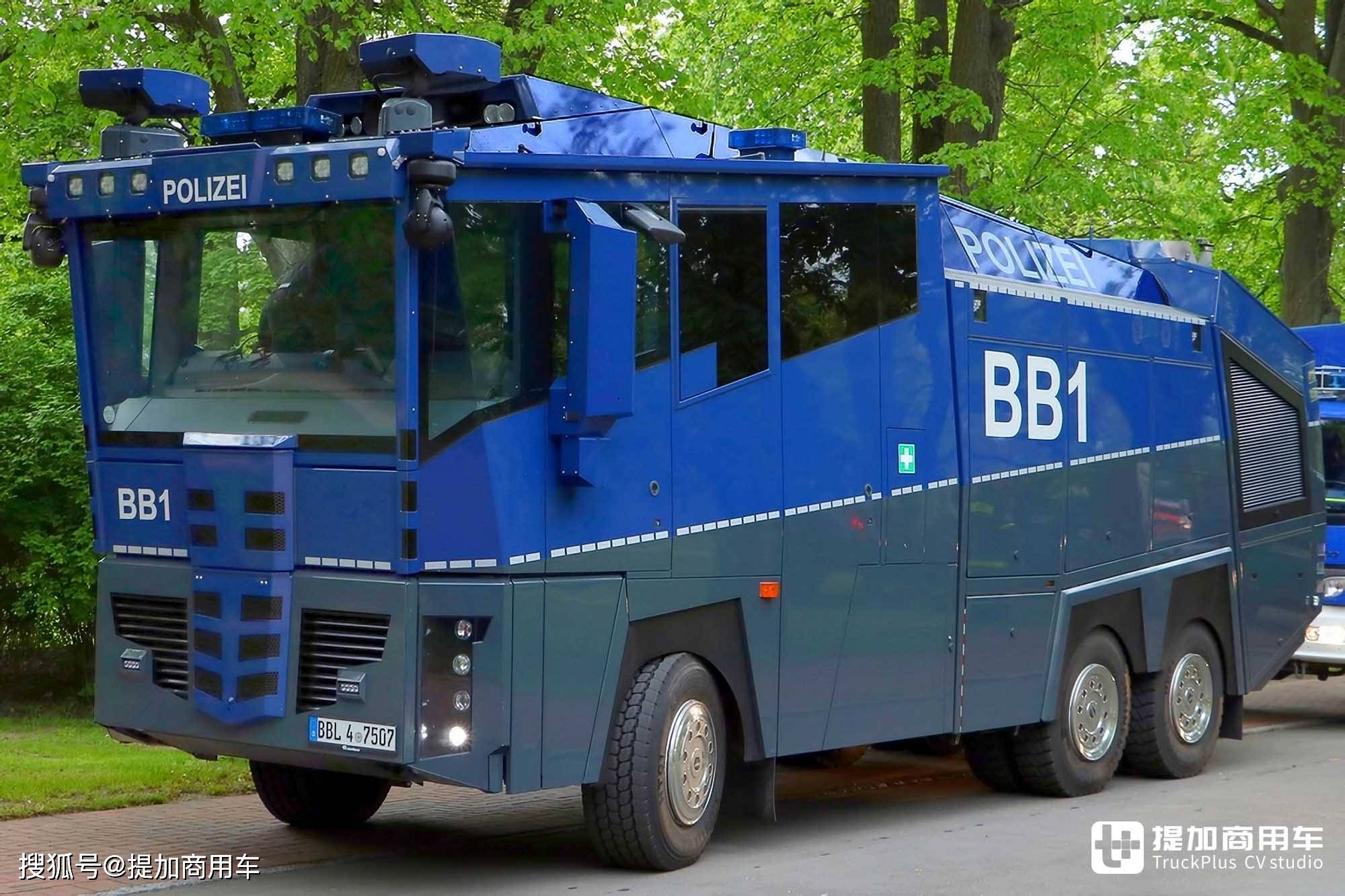 造型如外星产物,带你看德国警察的防暴水炮车,配置真是强悍
