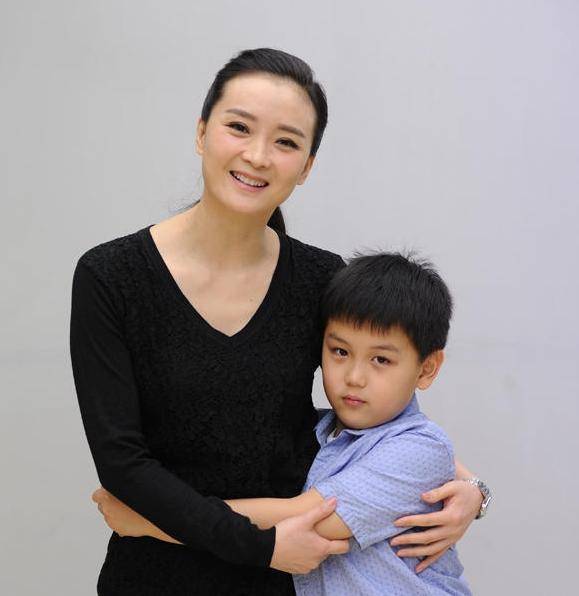 "晴格格"王艳儿子打篮球保送北大?体育特长生水分,到底有多大