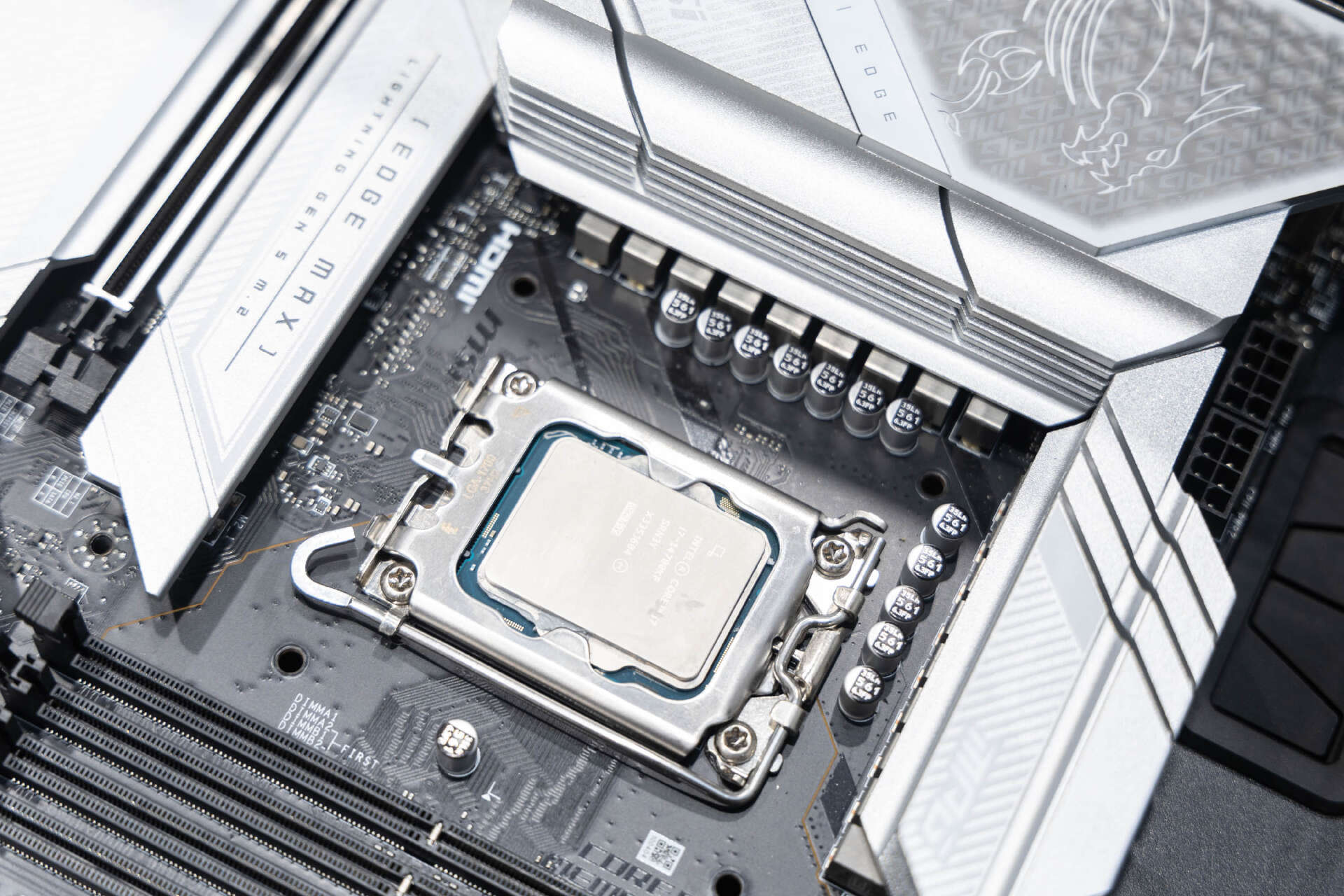 胡桃木搭配全塔海景房机箱,安钛克c8 wood机箱评测