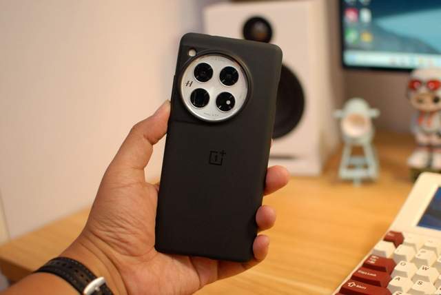 一加12开箱体验：人生第一台哈苏，看看一加的十年力作