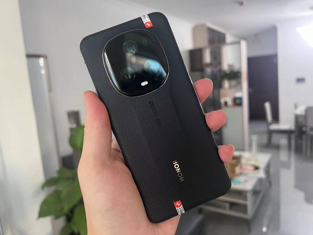 影像系统:拍照神器让我们从这款手机的影像系统开始说起.