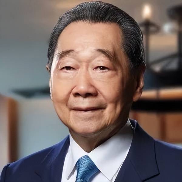 最新!泰国十大亿万富翁排行榜揭晓:潮汕人占四席,首富易主