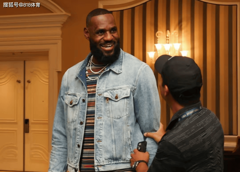 老大驾到!詹皇加入美国男篮训练营,杜兰特库里恭迎,浓眉打情骂俏-詹皇篮球