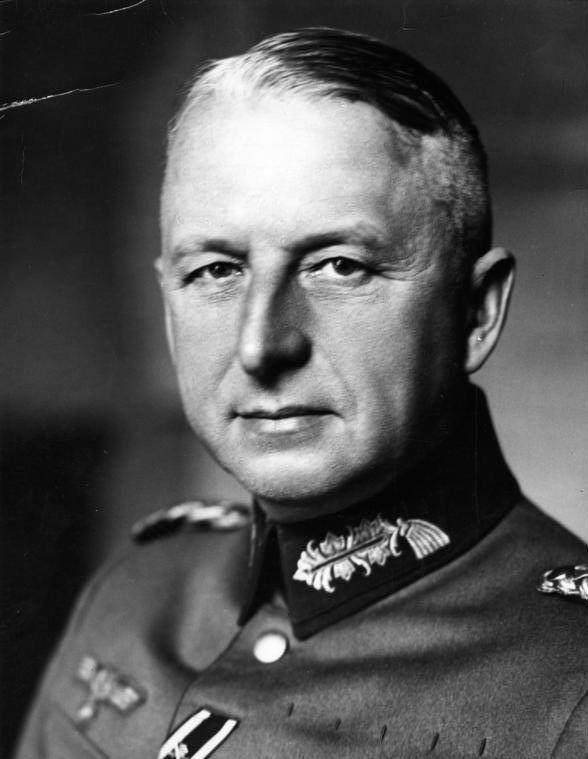 二战期间纳粹德国的名将之一,因当众反驳希特勒而被免职