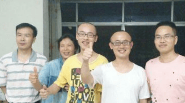 四川男孩考709分,父母普通人,没空调手机,一个月饼分三份_谢畅_孩子