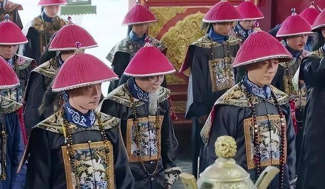 嘉庆问知县:你父亲叫什么,知县答后,嘉庆当即说到:朕要重用你