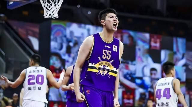 重返母队,孙桐林出任深圳队助理教练,全力辅佐周鹏!