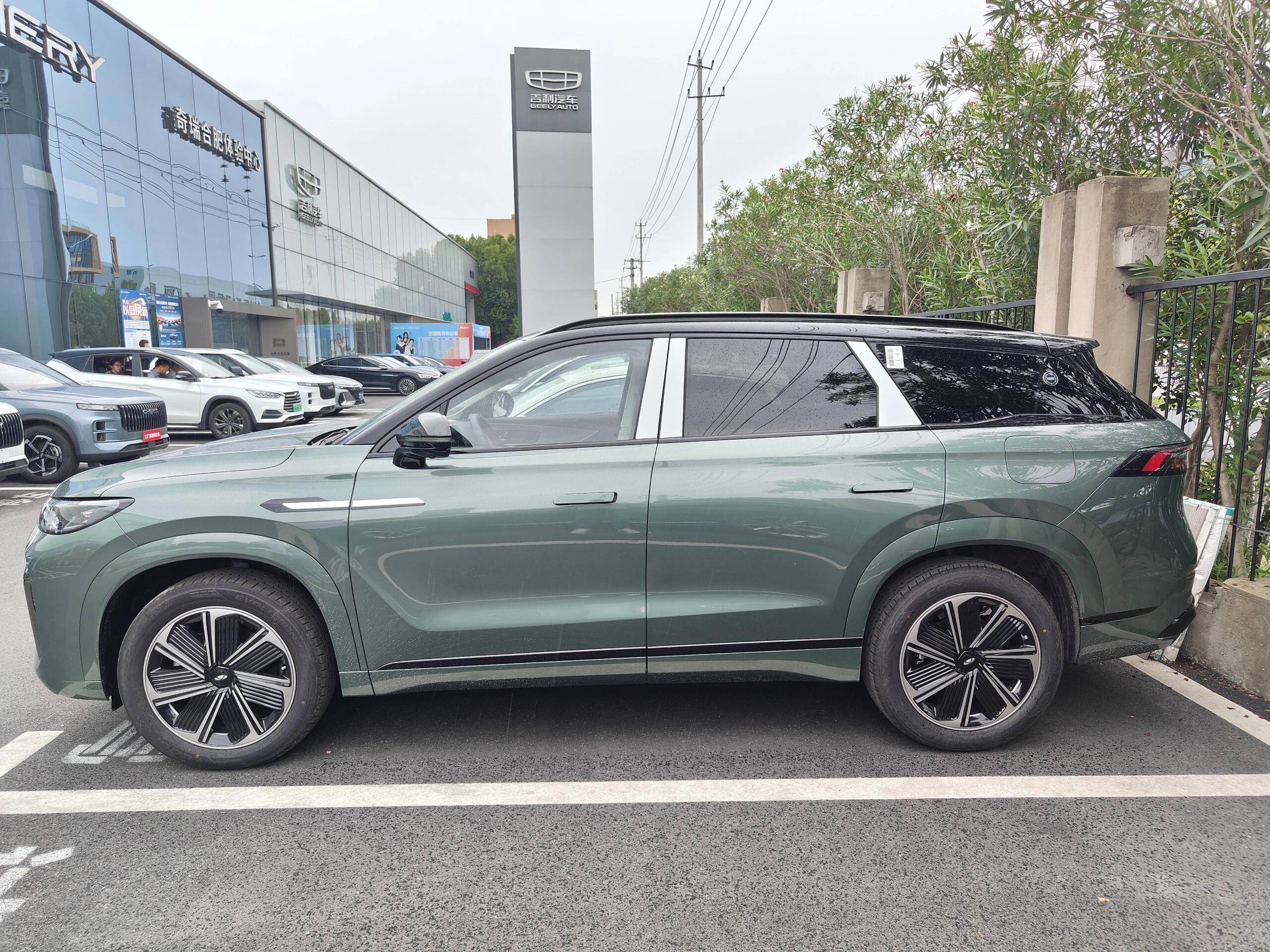 奇瑞风云t10实车到店,比亚迪唐dm-i同级,配619马力 续航1400km