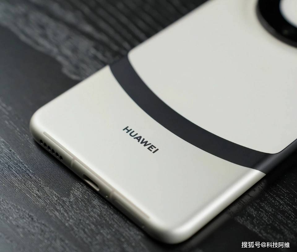 这样一款华为高端旗舰原本16gb 512gb版本定价8999元,很多华为手机