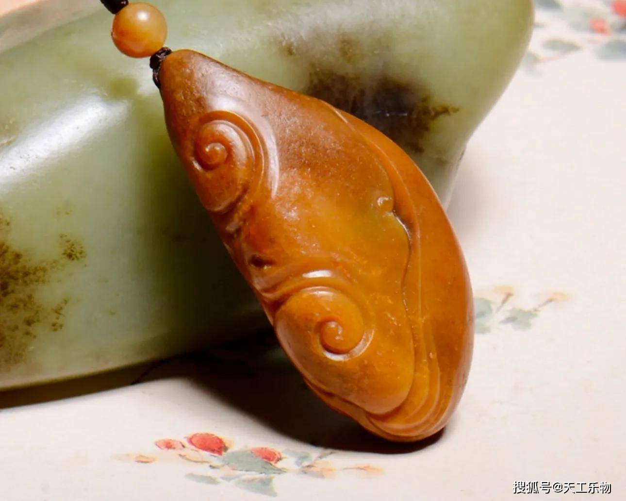 黄沁籽料巧雕"如意"!