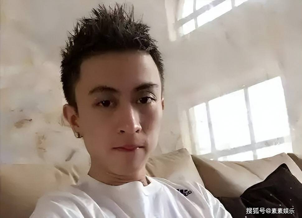 "沪上皇"秦奋庆祝35岁生日,5个定制蛋糕显奢华